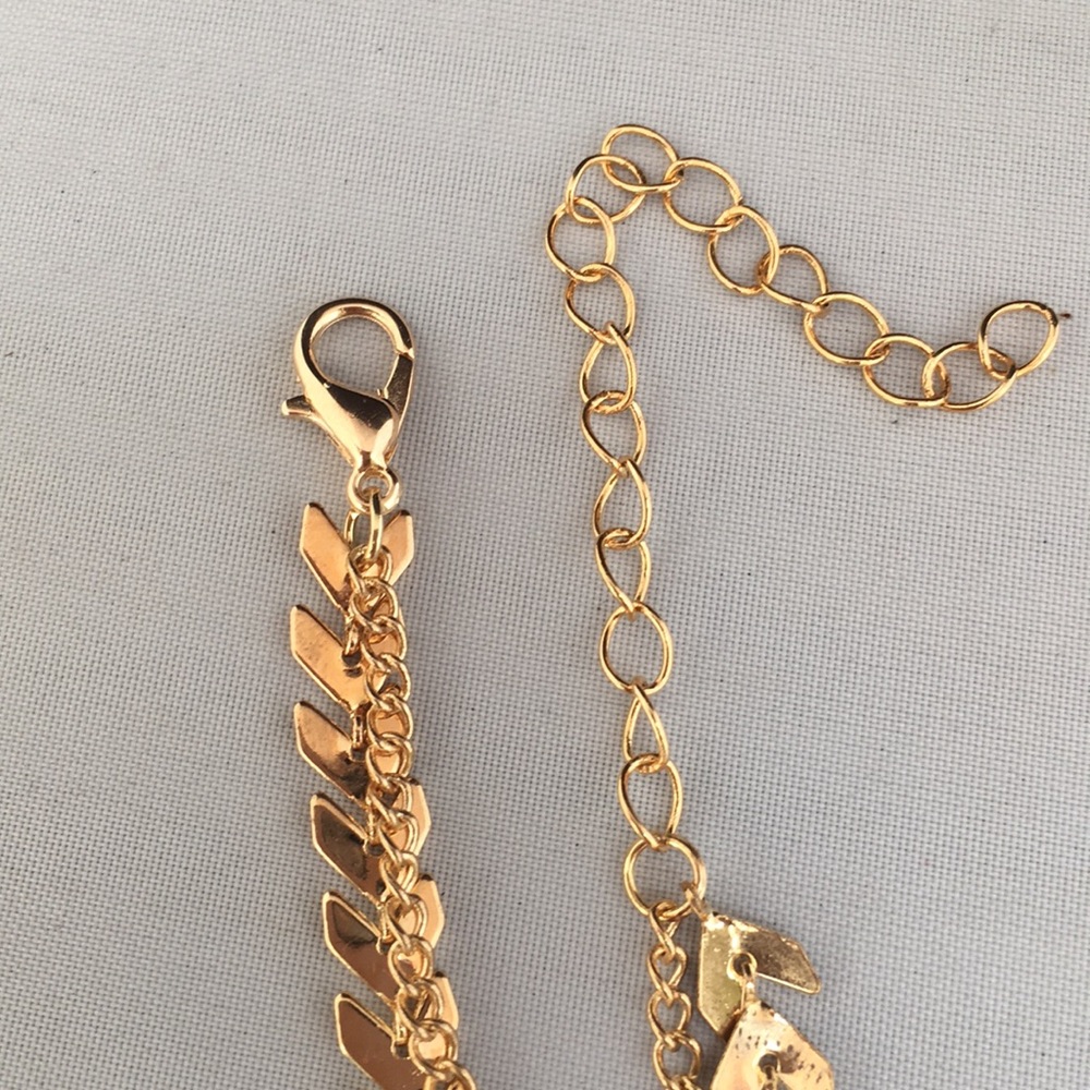 New! Gold Chevron Choker Necklace - Picture 8 of 9